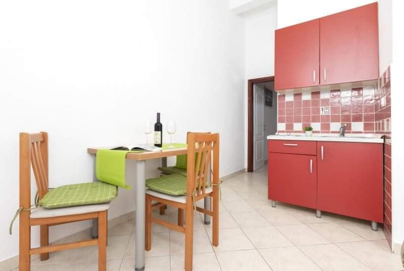 Apartments Ljubica Тиват Экстерьер фото