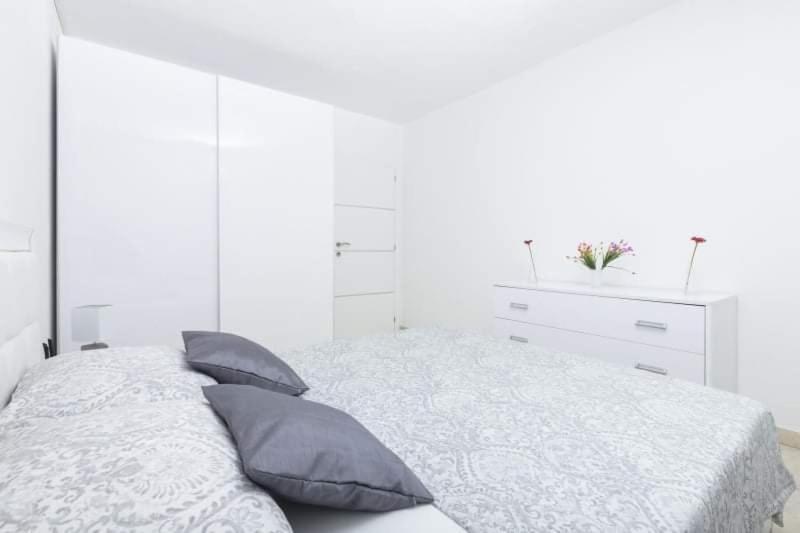Apartments Ljubica Тиват Экстерьер фото