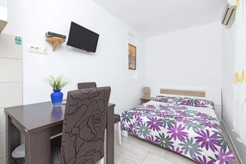 Apartments Ljubica Тиват Экстерьер фото