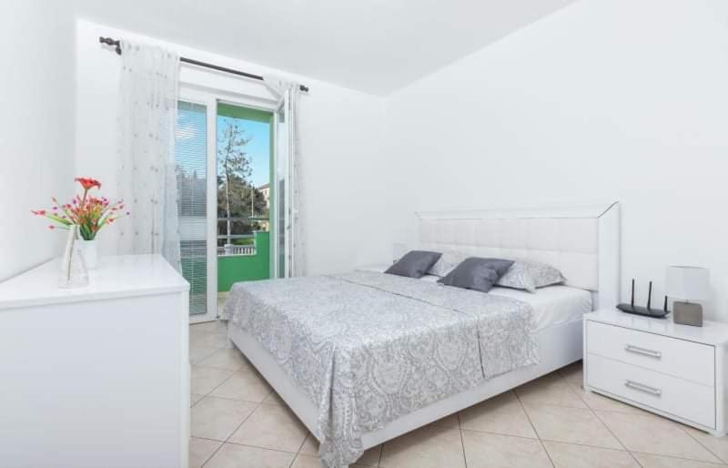 Apartments Ljubica Тиват Экстерьер фото