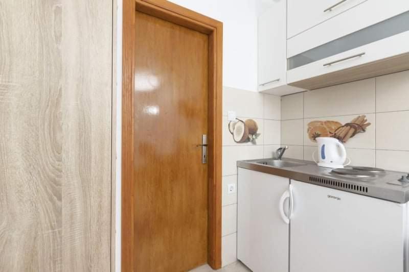 Apartments Ljubica Тиват Экстерьер фото
