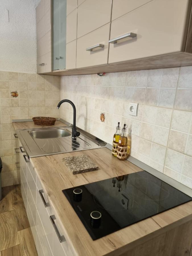 Apartments Ljubica Тиват Экстерьер фото
