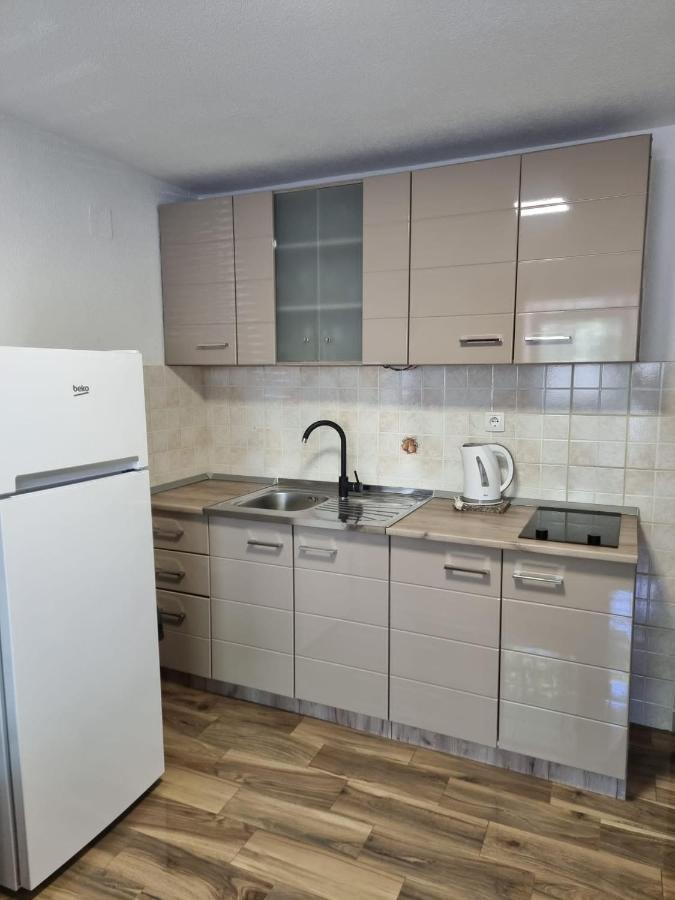 Apartments Ljubica Тиват Экстерьер фото