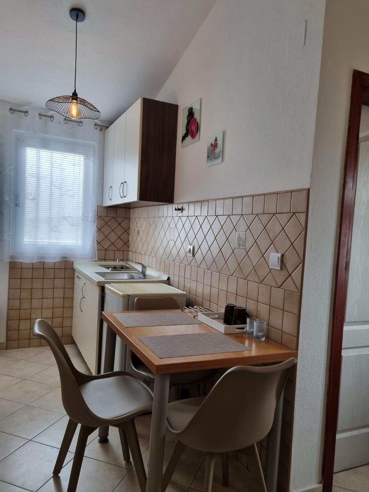 Apartments Ljubica Тиват Экстерьер фото